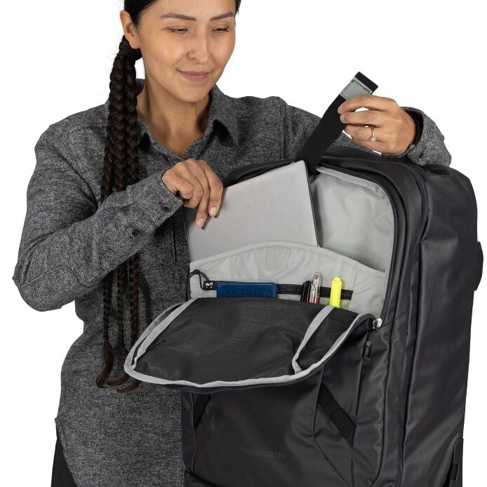 Transporter™ Wheeled Carry On - US 7952